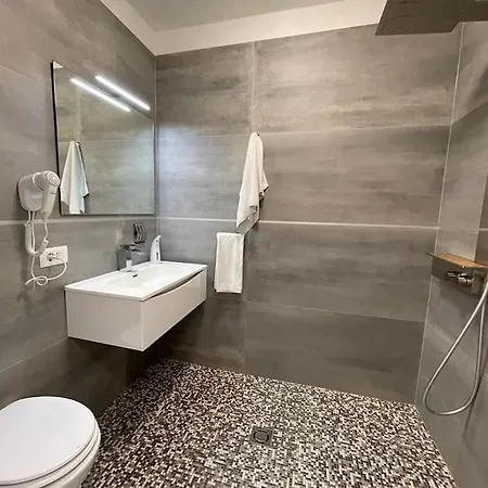 Baja Moderno Trilocale Vicino Al Mare بيبيوني